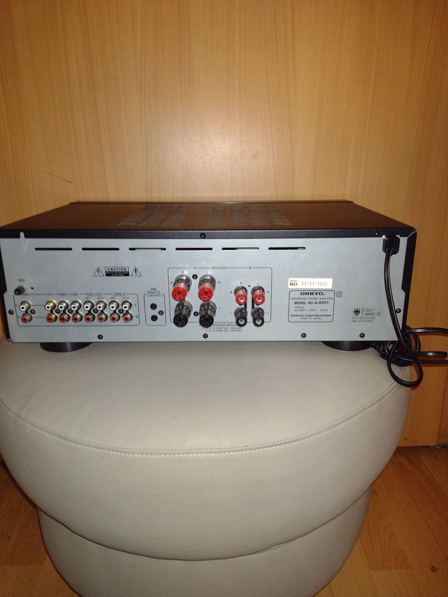 Wzmacniacz ONKYO R 1