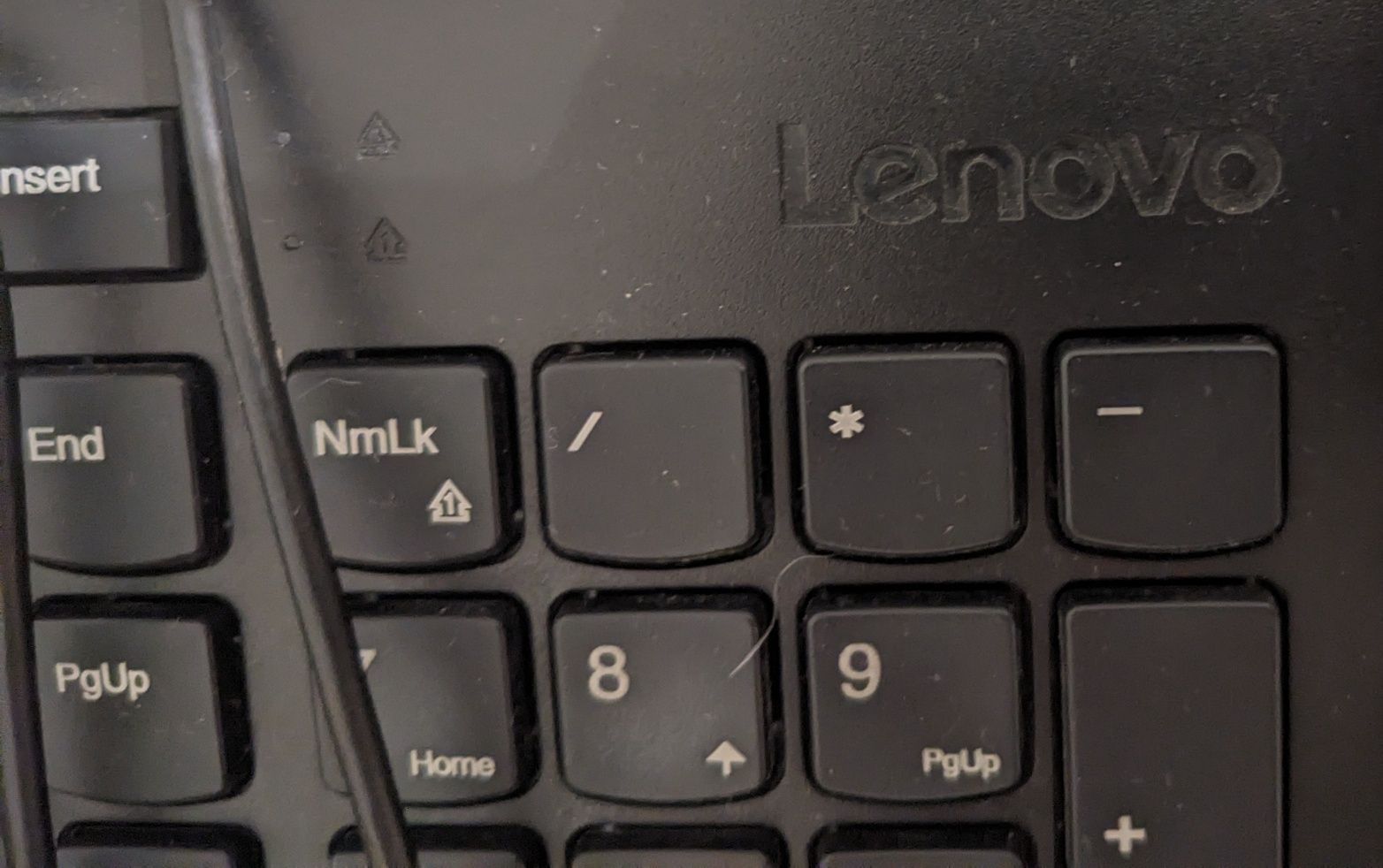 Teclado Lenovo sem marcas de uso