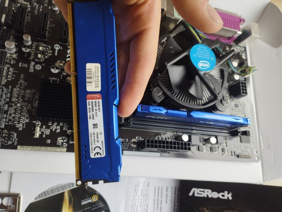 Płyta główna ASRock H81 PRO BTC R2.0 z procesorem I5 4460 i 2x4 GB ram