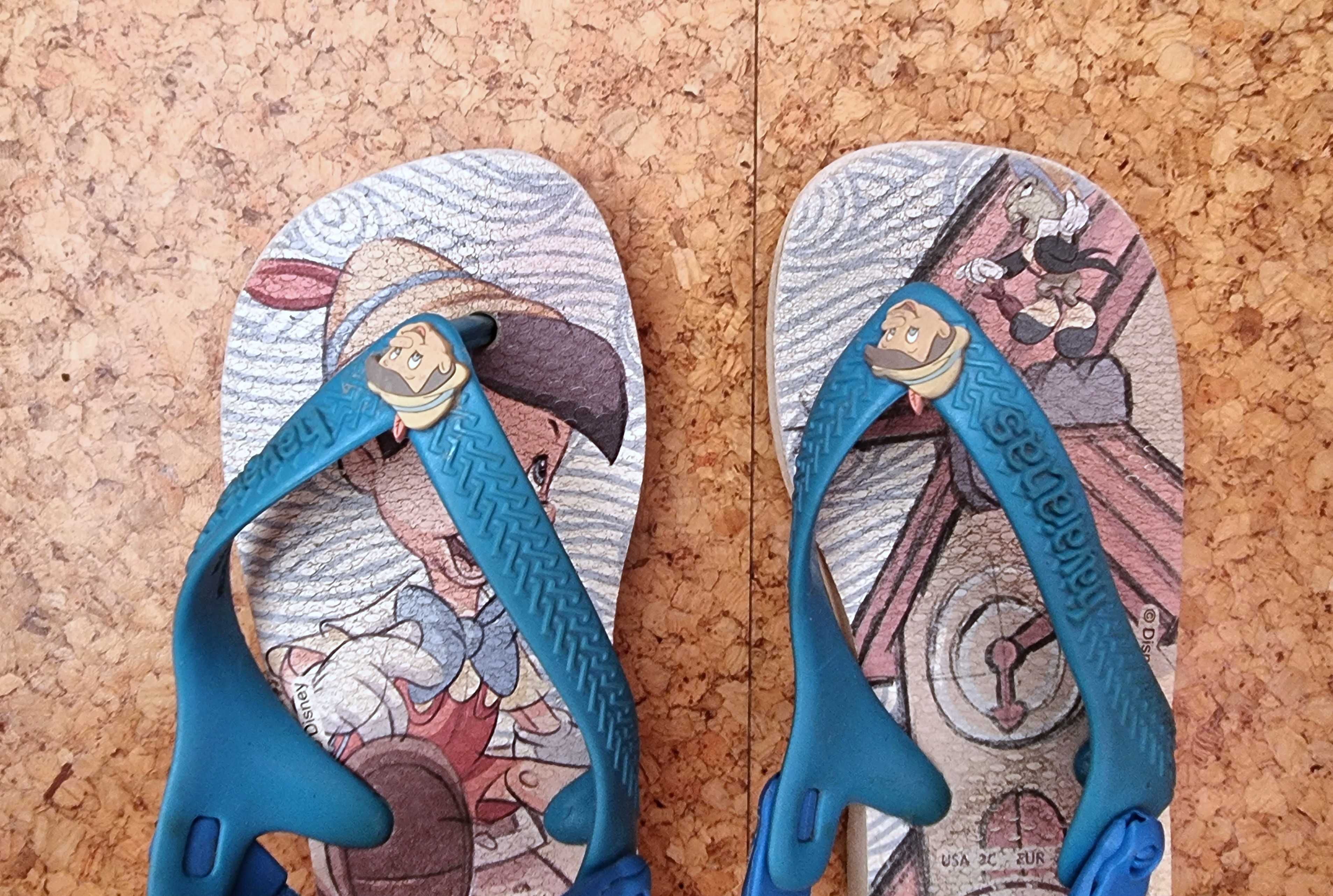 Havaianas Pinóquio em tons de azul e branco, tamanho 23-24 (EUR 25/26)