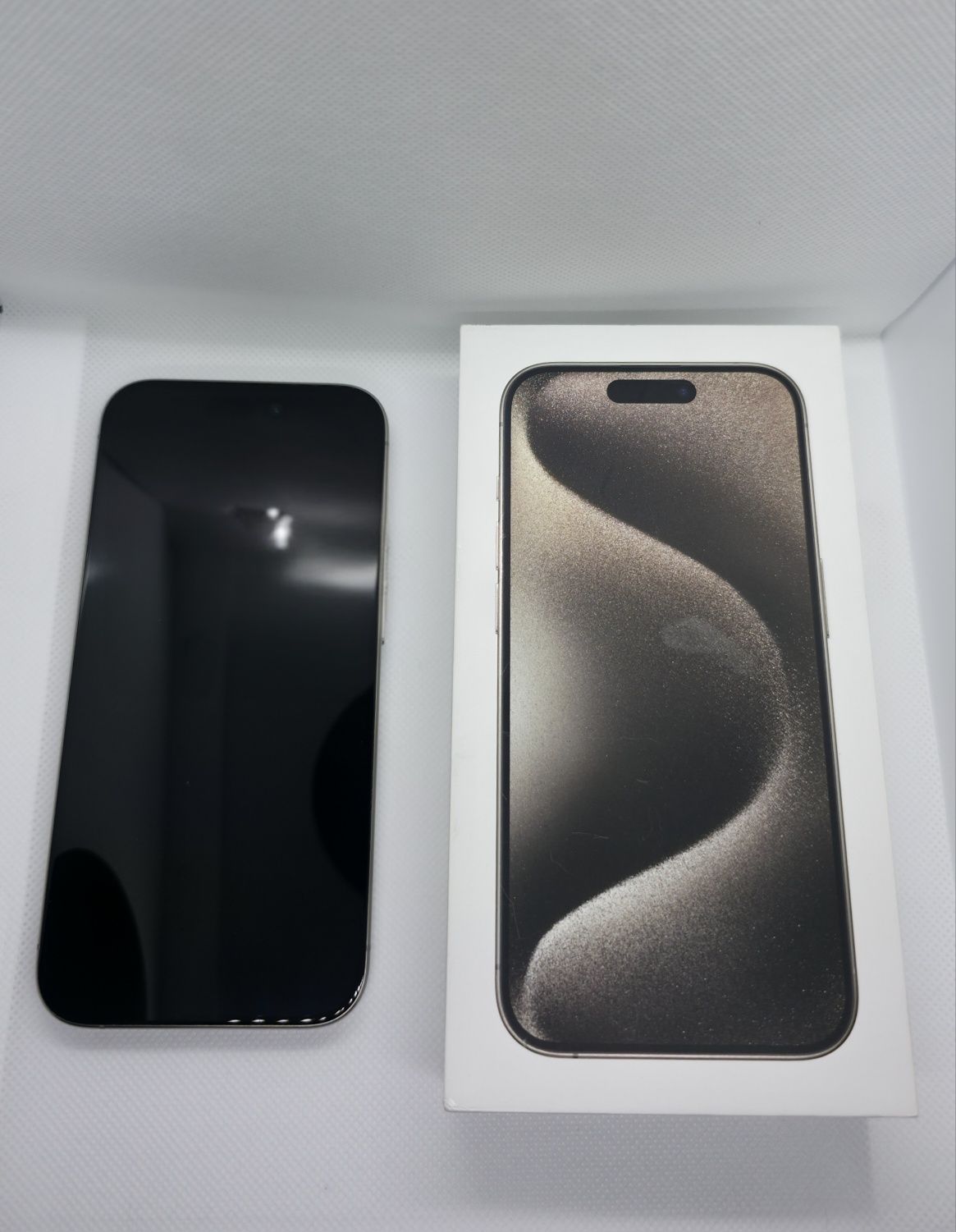iPhone 15 Pro 128GB Titânio Natural (Cinzento)