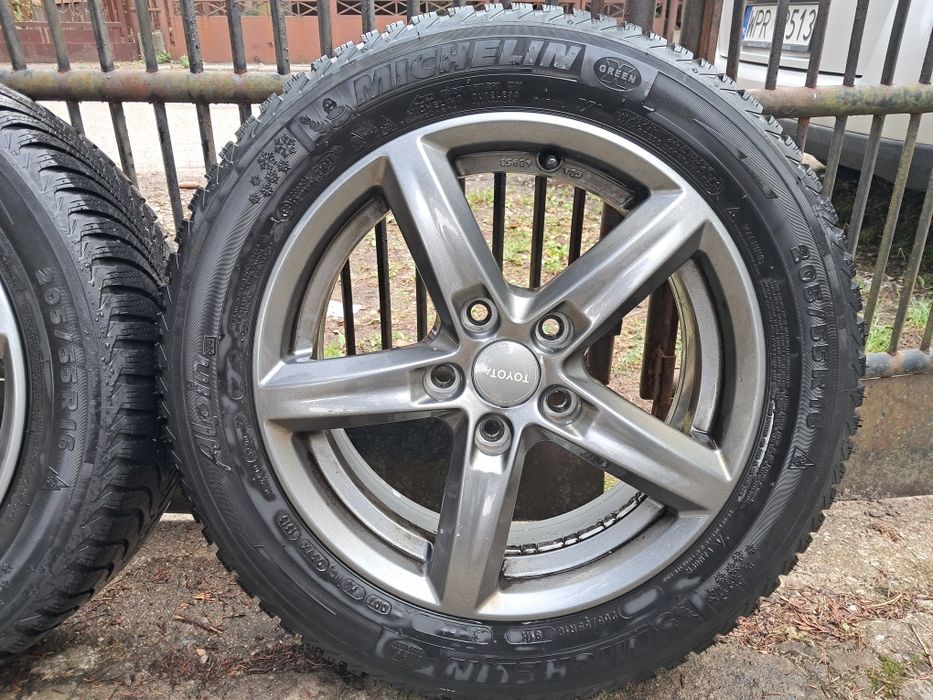 Koła Felgi 16" Toyota Opony zimowe