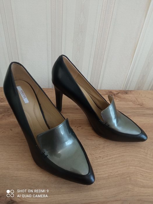 Туфлі нові 39 розмір  взуття Geox лофери черевики