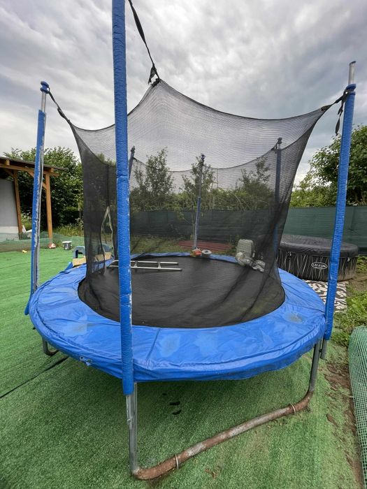 Trampolina ogrodowa