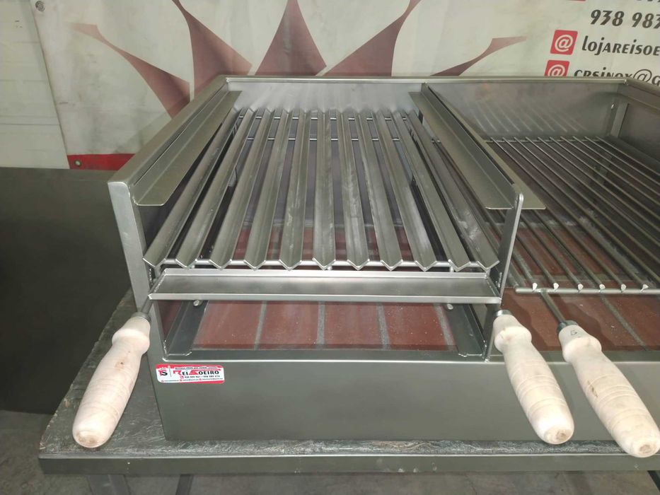 CHURRASQUEIRA INOX A CARVÃO (750X400X300MM) - Valor c/ IVA