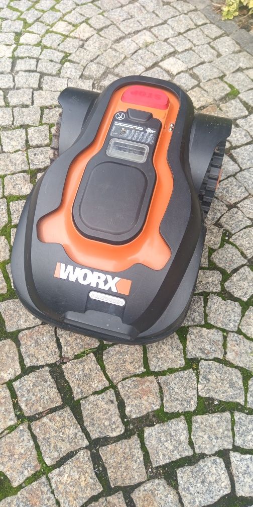 Robot koszący worx