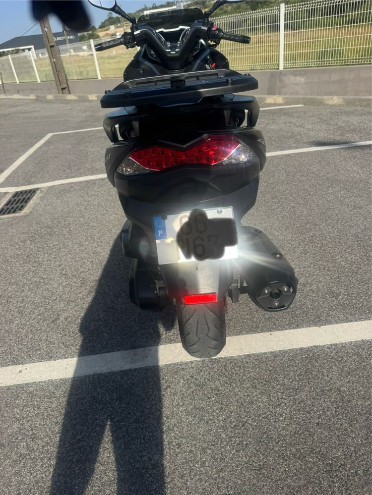 Kawasaki J300 maxiscoter