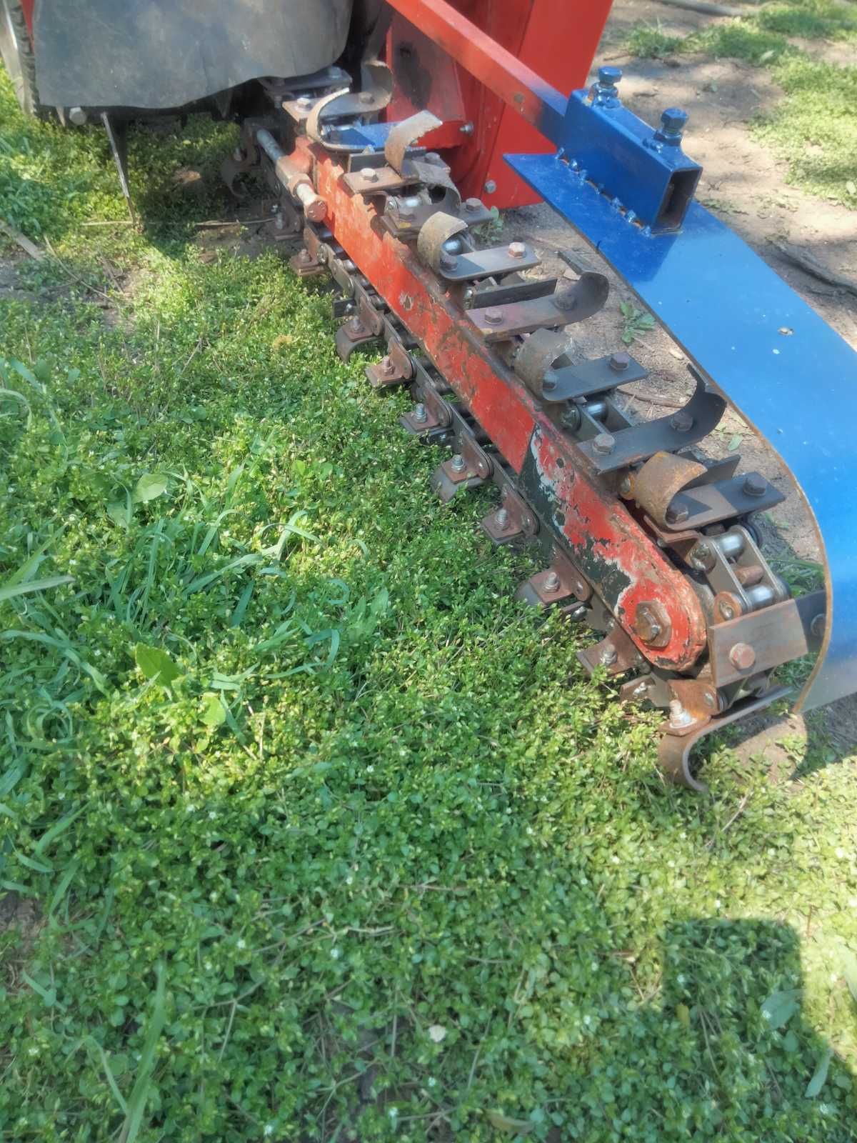 Продам треншеєкопач