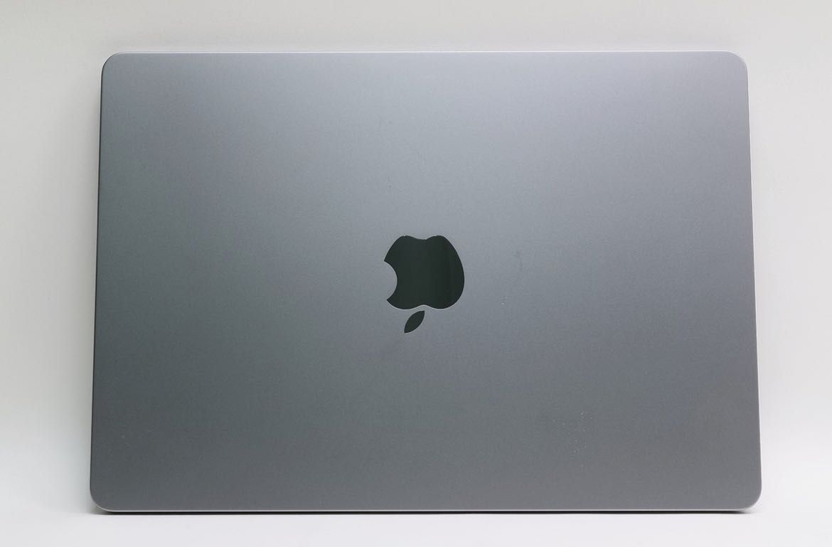 MacBook Air M2 + Magic Mouse USB-C