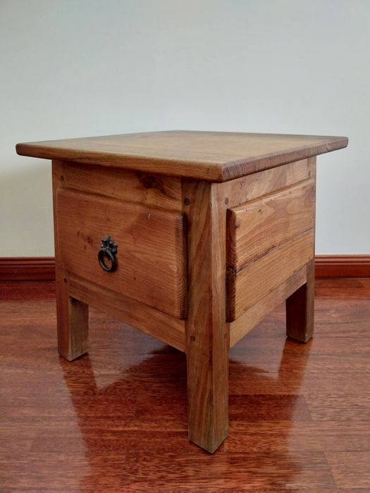 Mesas de cabeceira/apoio