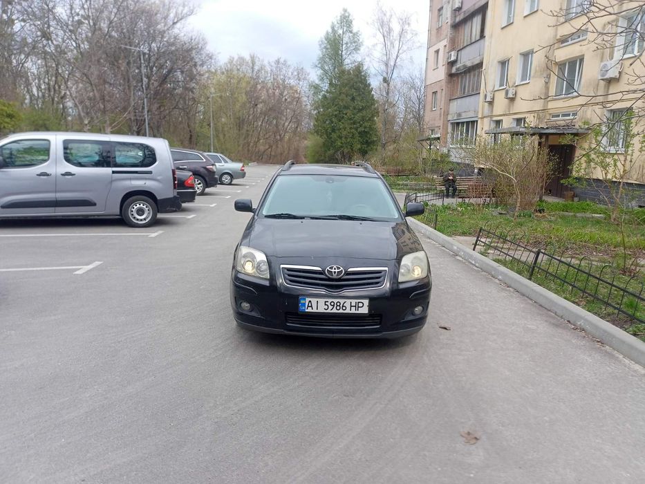 Тойота Авенсіс універсал 4800$
