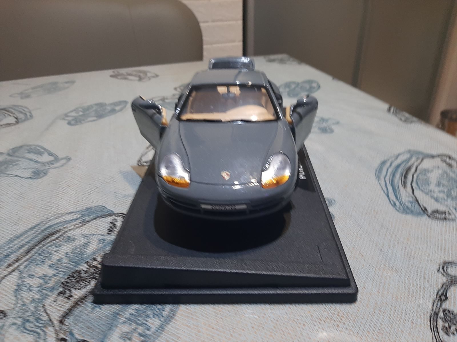 Продам модель  Porsche 911