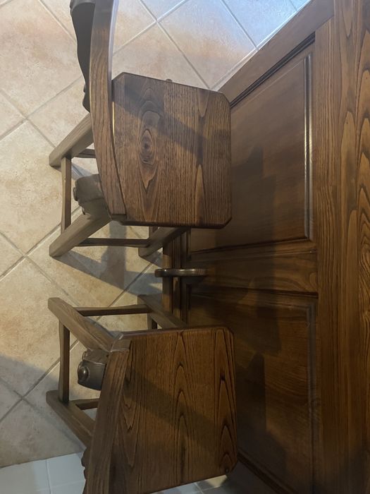 Bar em madeira maciça