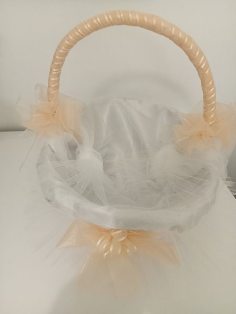 Cesto para lembranças de casamento!! Ao batizados!! Branco e champanhe