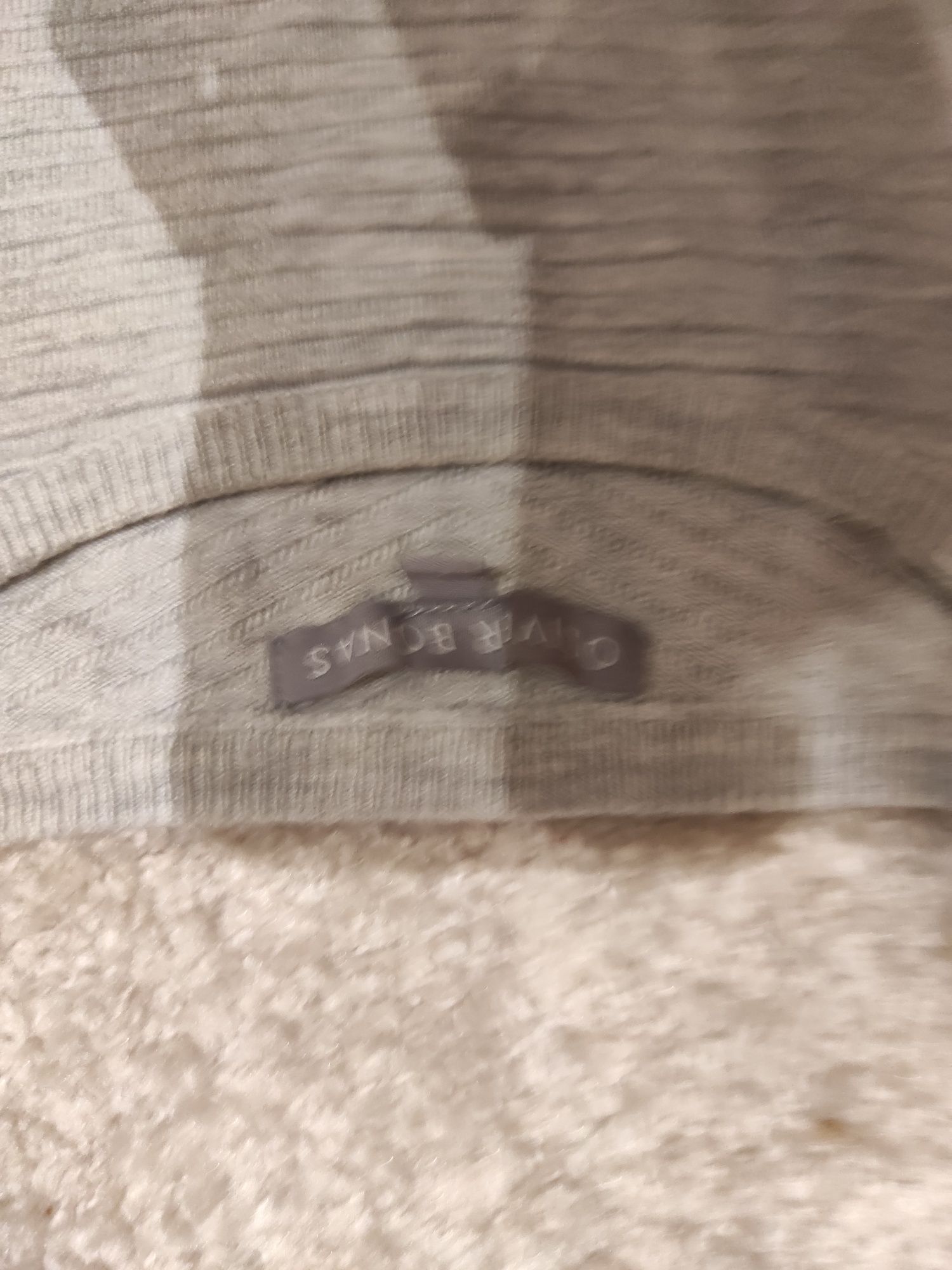 Oliver Bonas szary sweter