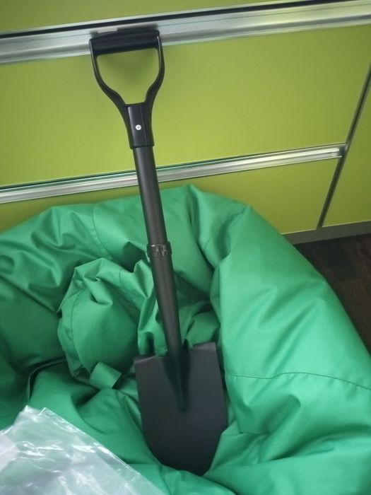 Лопата  автомобільна, садова ,саперна, штикова сталева  з ручкою.