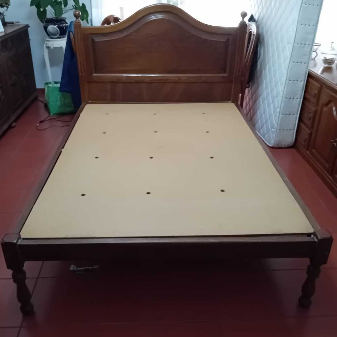 Cama com colchão