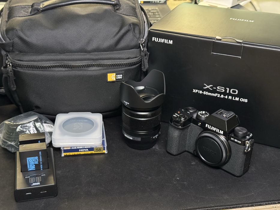 Продаю Fujifilm X-S10 + XF 18-55mm f/2.8-4 R LM OIS