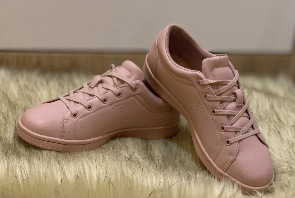 Sapatilhas casual cor de rosa da Bershka tamanho 37