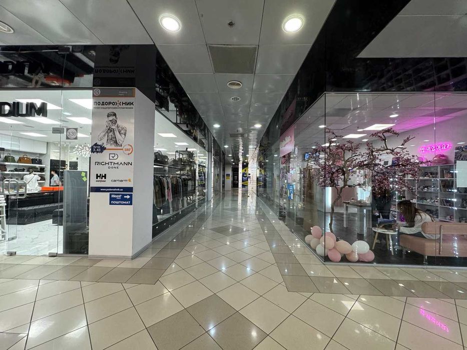 ТЦ Олімпійський 61,3 м.кв комерційне призначення