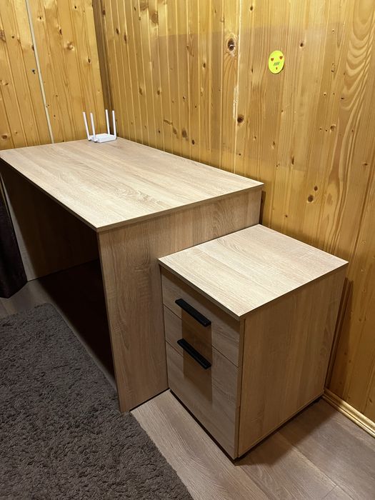 продаю б/у компʼютерний стіл