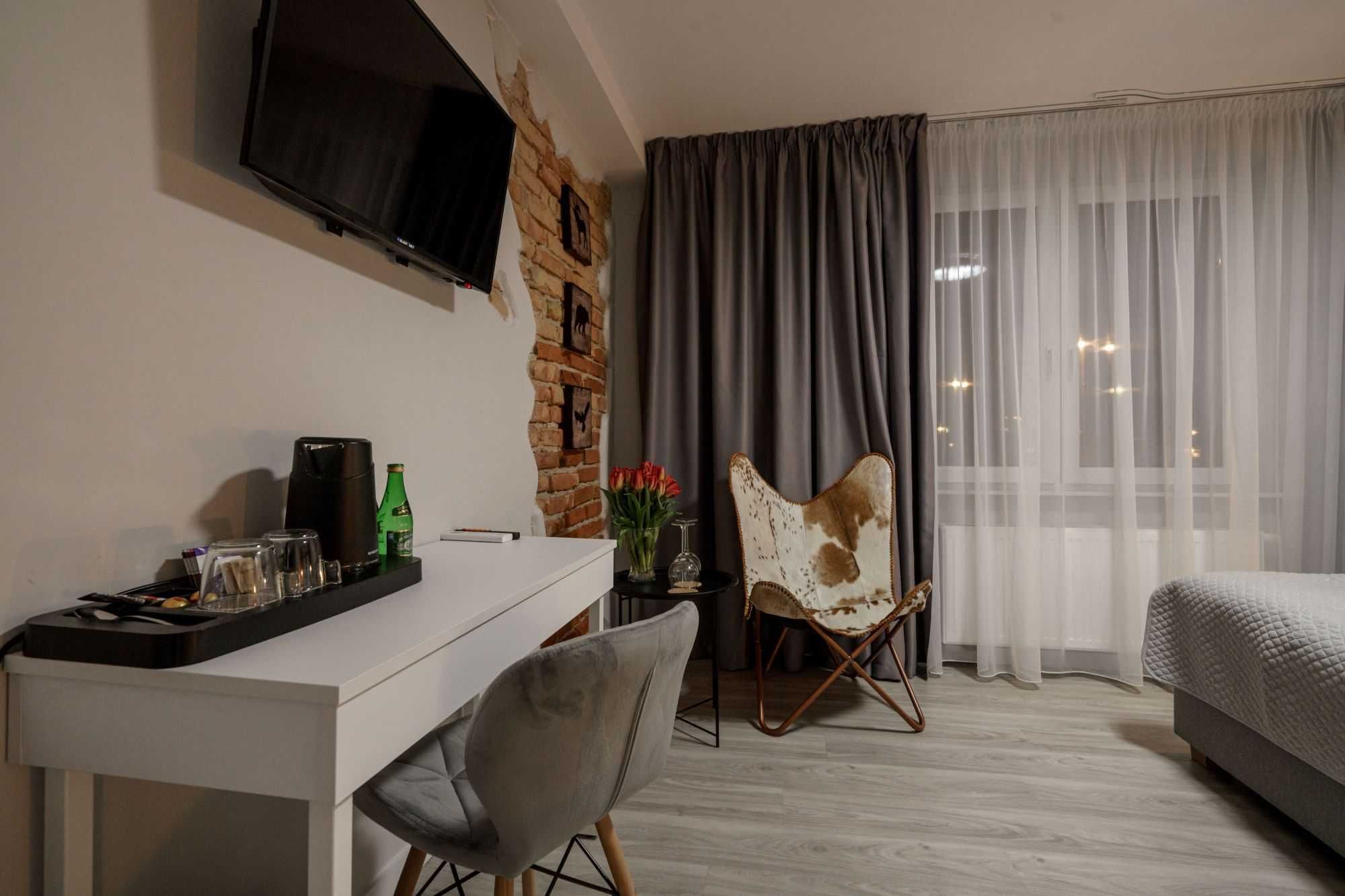 Pokoje 2 osobowe z łazienkami ,apartament nocleg  1 km lotnisko