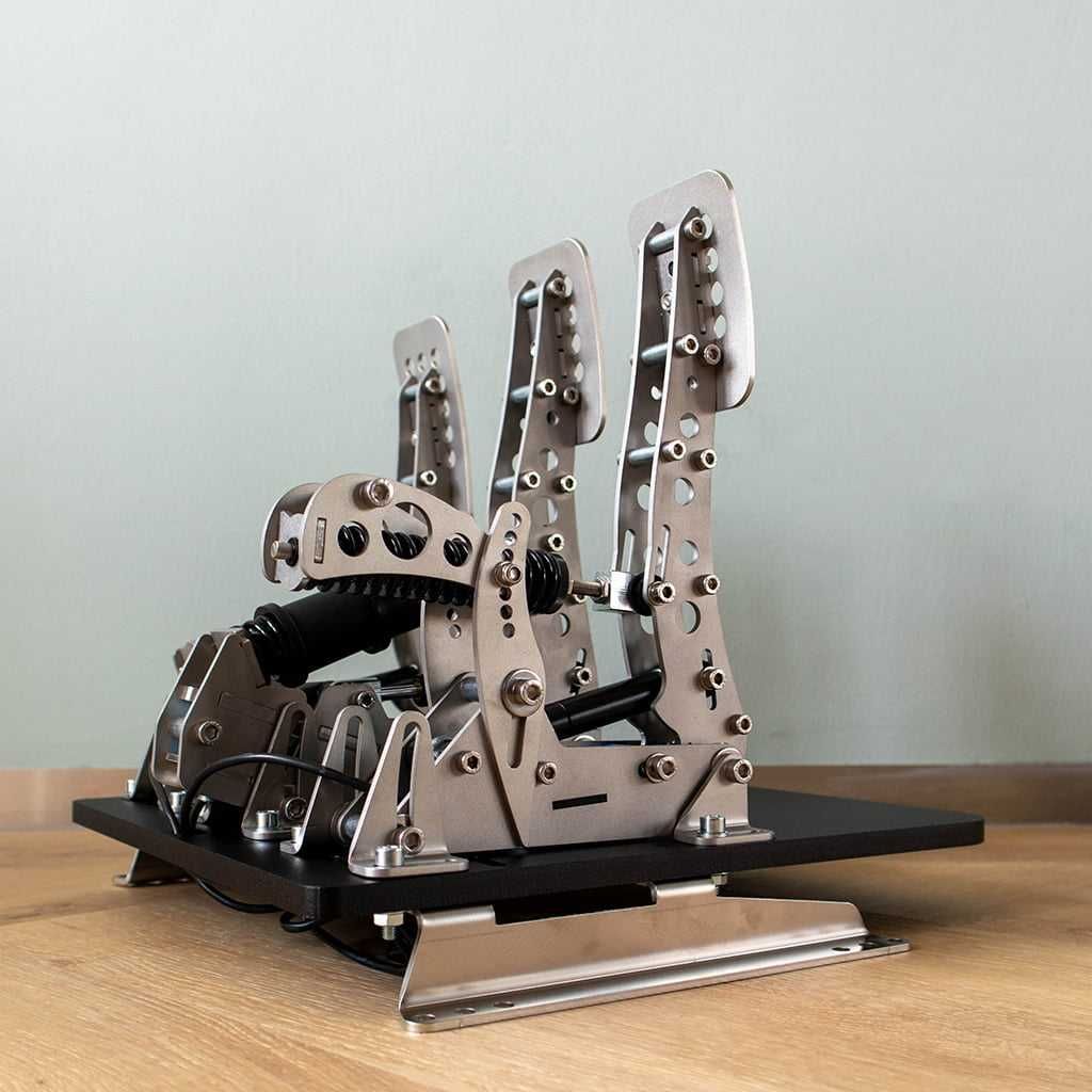 Pedais Heusinkveld Ultimate+ com Baseplate