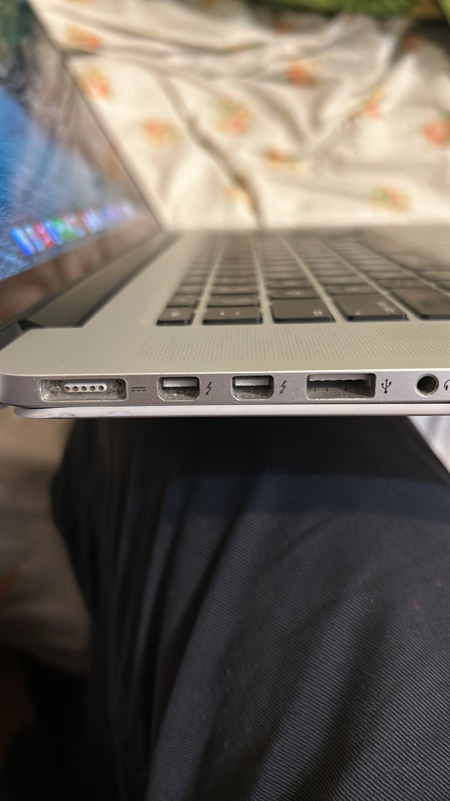 Mac Book Pro 15" 2014р, 2.2Ghz 16Гб оперативки 250Гб SSD