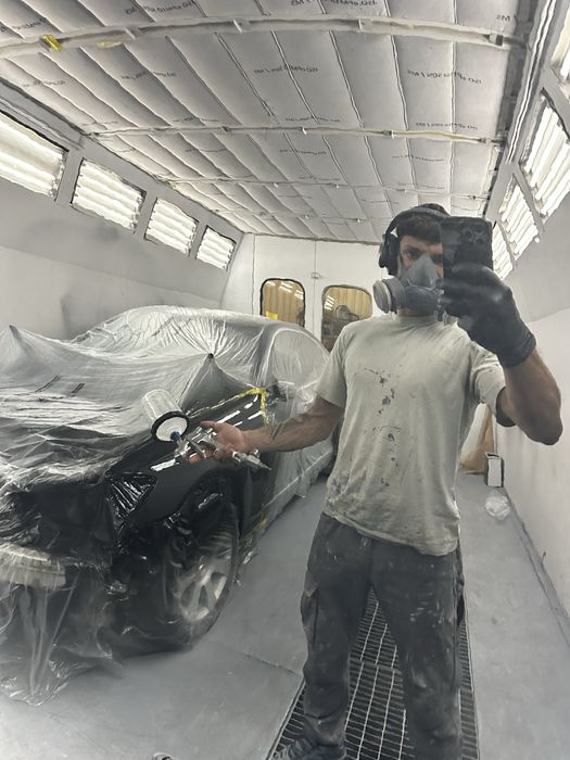 LE GARAGE // BATE CHAPA & PINTURA