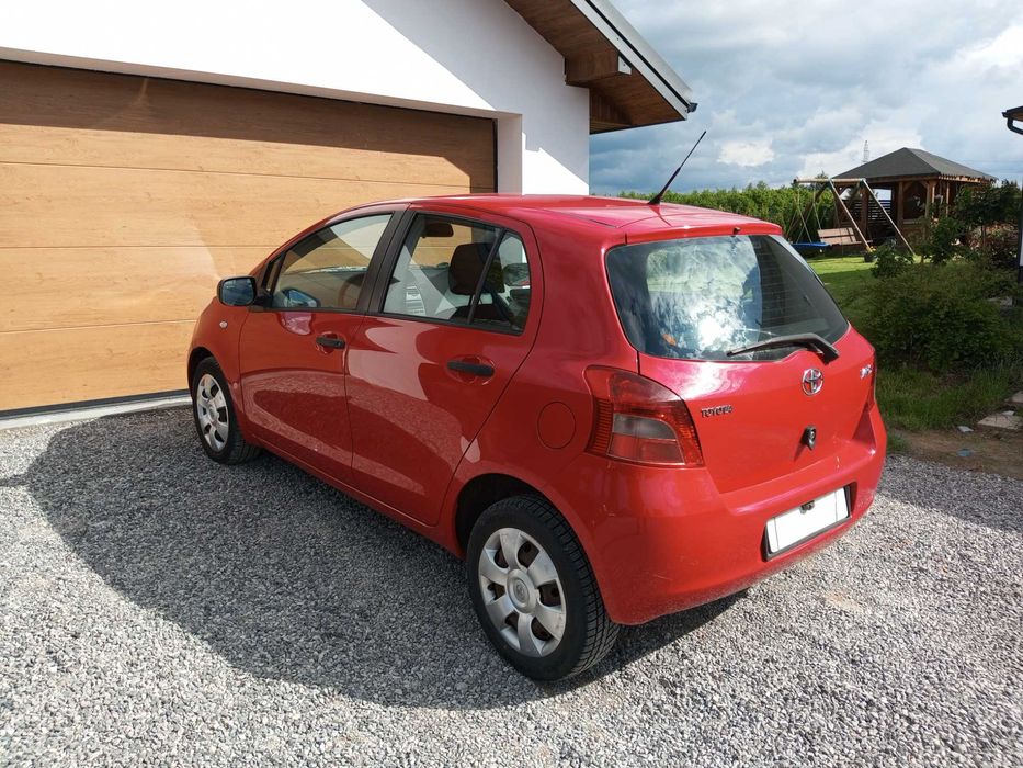 Toyota Yaris 1.3 Benzyna 97000 km przebiegu 2 x koła Kamera