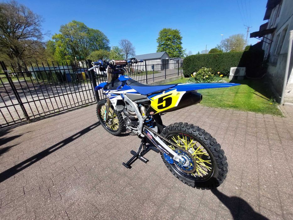 Yamaha 450 YZF 2015 od nowosci 63mtg. Akrapovic.
