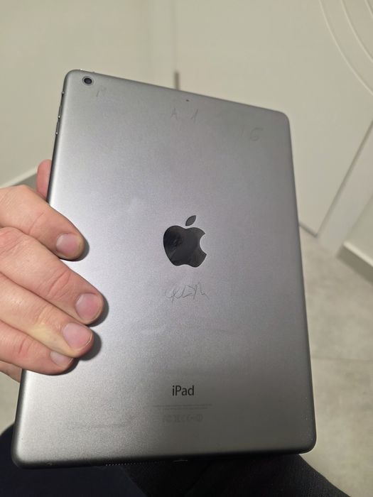 iPad Air 1. 16 гігабайт. Space Grey. Гарантія