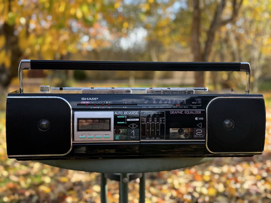 Продам магнитолу SHARP QT-Y14