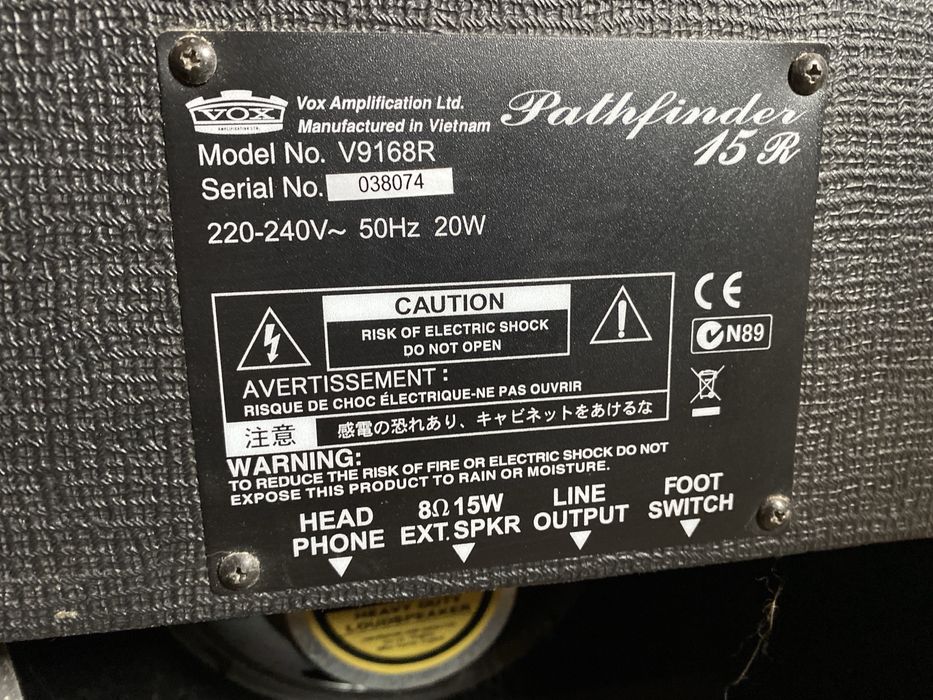 Wzmacniacz Vox pathfinder 15R
