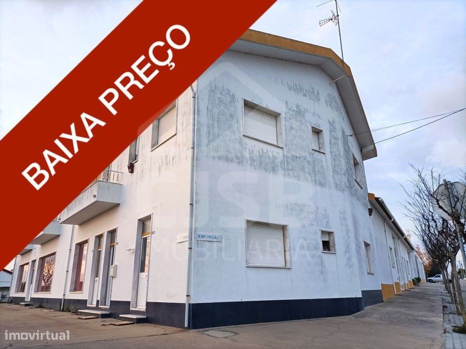 Moradia T5 com Comércio em Coruche