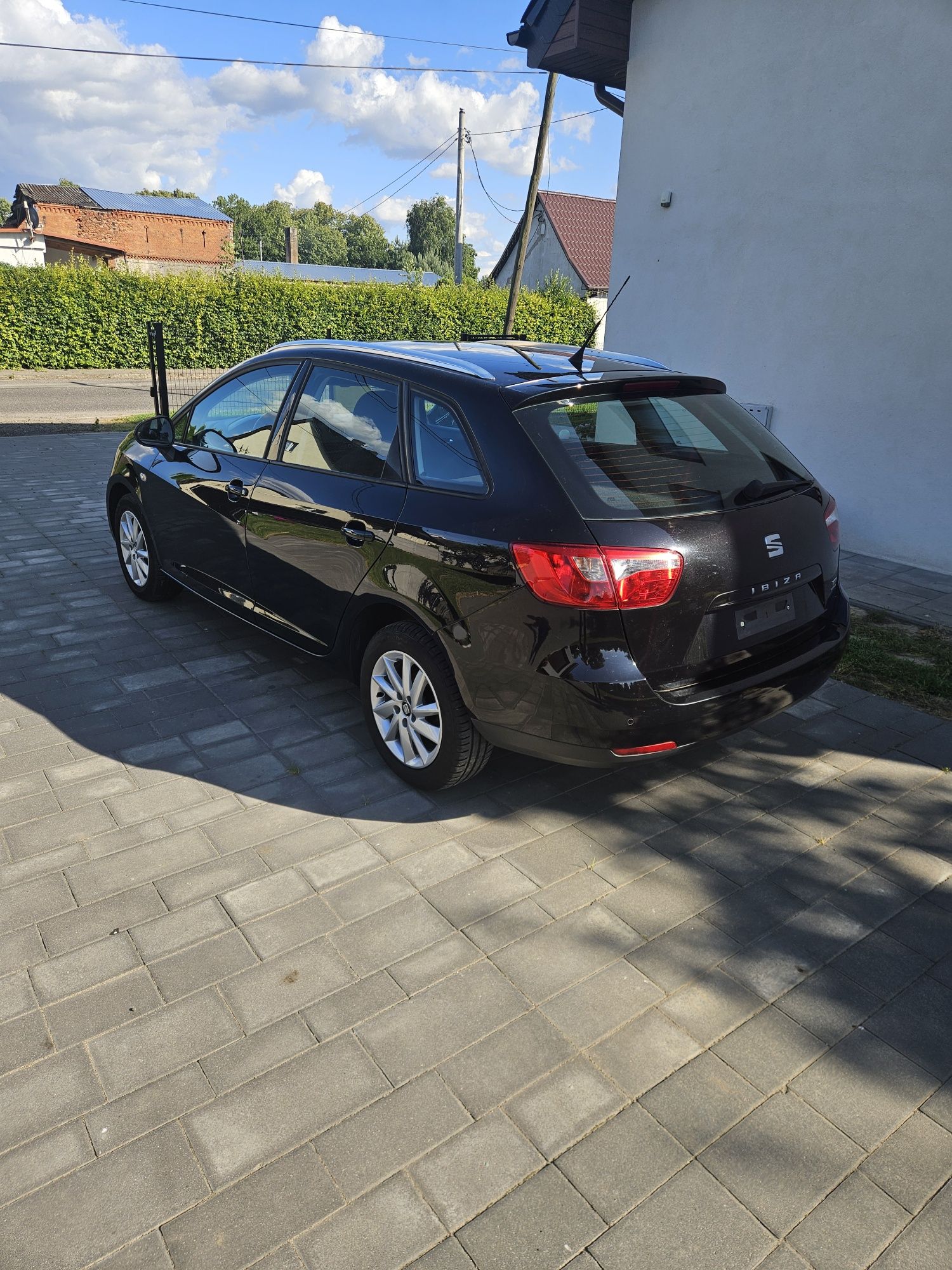 Sprzedam seat Ibiza lift 1.6tdi z 2015r