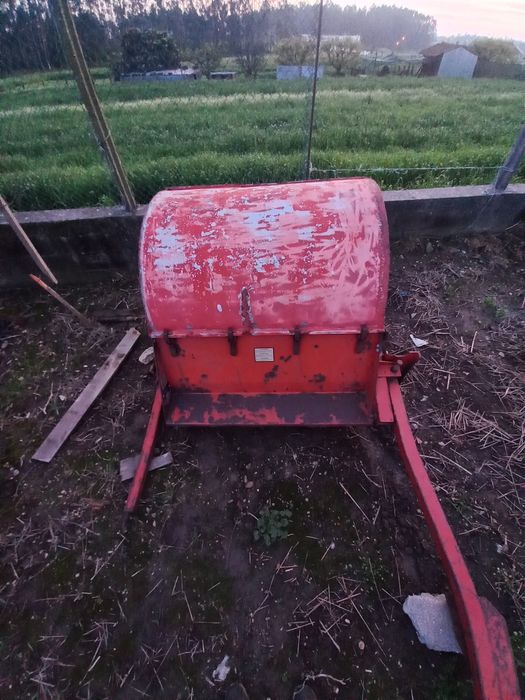 Siladeira de erva  e triturador