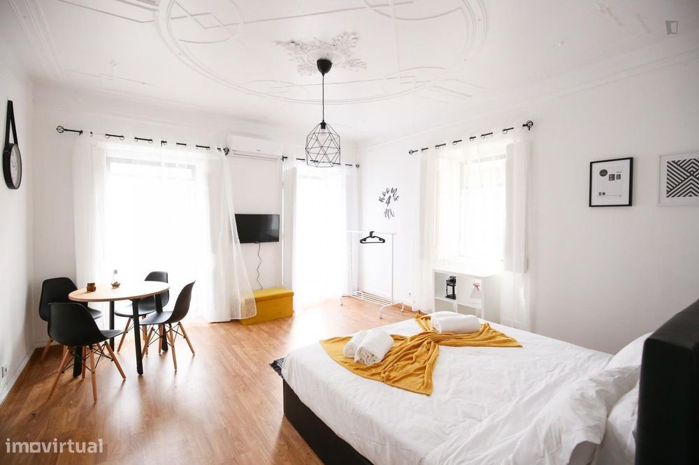 178756 - Quarto com cama de casal, com varanda...