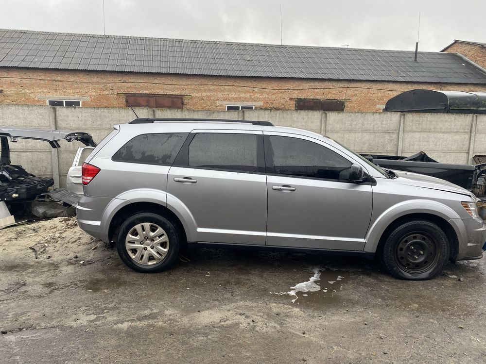 Двері праві передні задні dodge journey psc