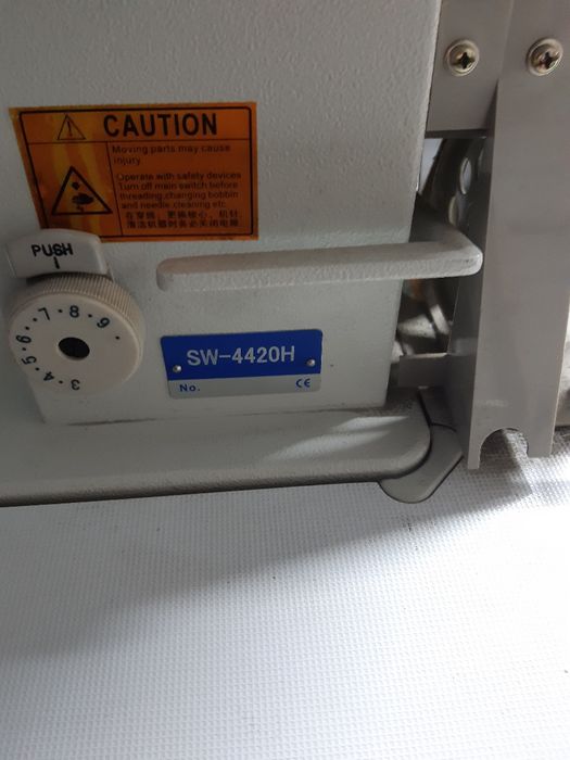 Maszyna do szycia dwuiglowa