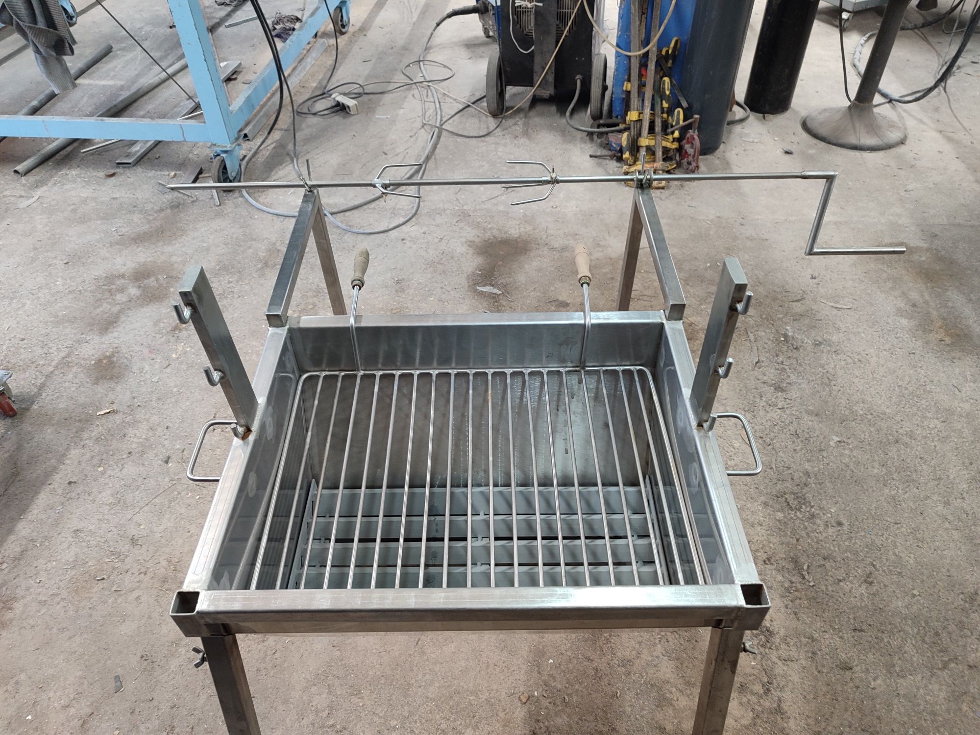 Churrasqueira inox para pernil