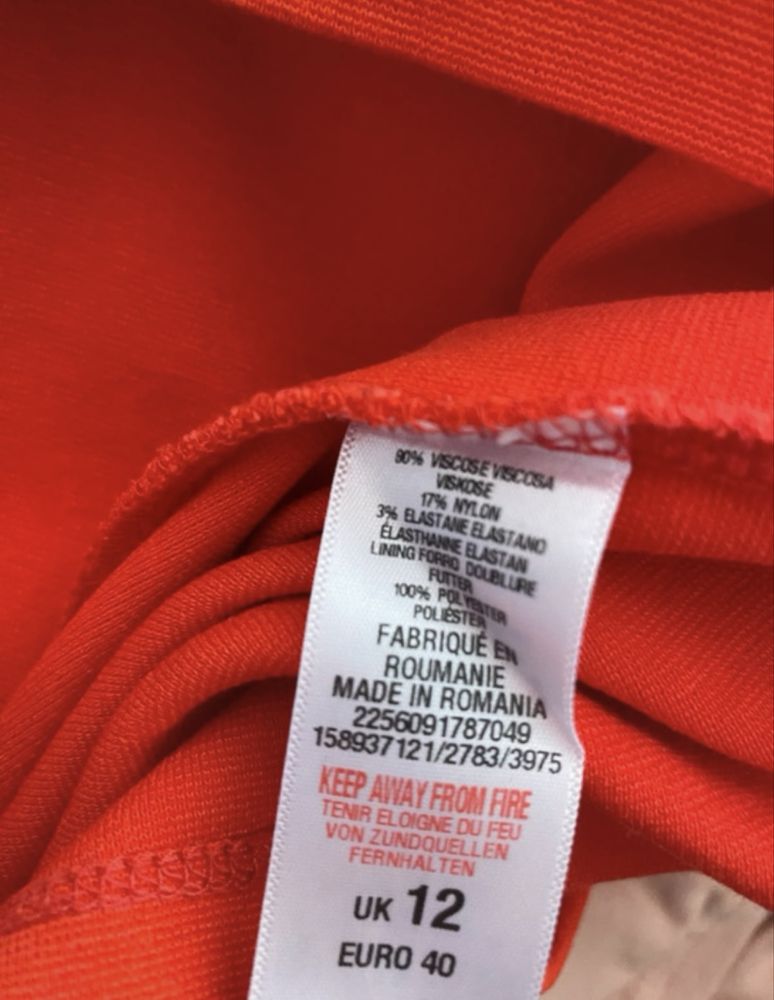 Elegancka czerwona elastyczna wygodna sukienka z wiskozy Wallis 40 M/L