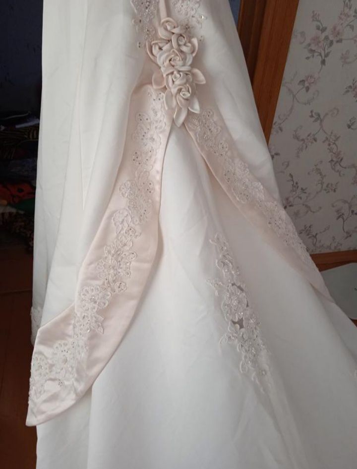 Весільне XS-S плаття gown restoration з шлейфом