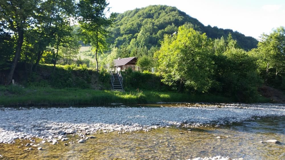 Bieszczady-domek w TERCE nad rzeką Solinką - Frysiówka; Solina; nocleg