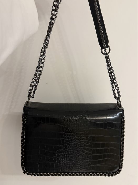 Сумка чорна з ланцюжком
