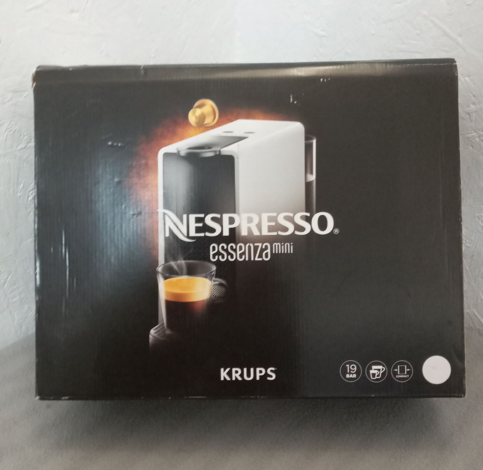 Капсульна кавоварка KRUPS Nespresso Essenza Mini