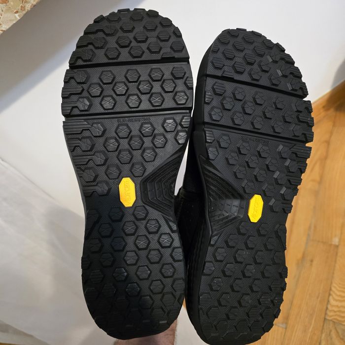 Obuwie Under Armour UA Charged Valsetz Mid 44.5