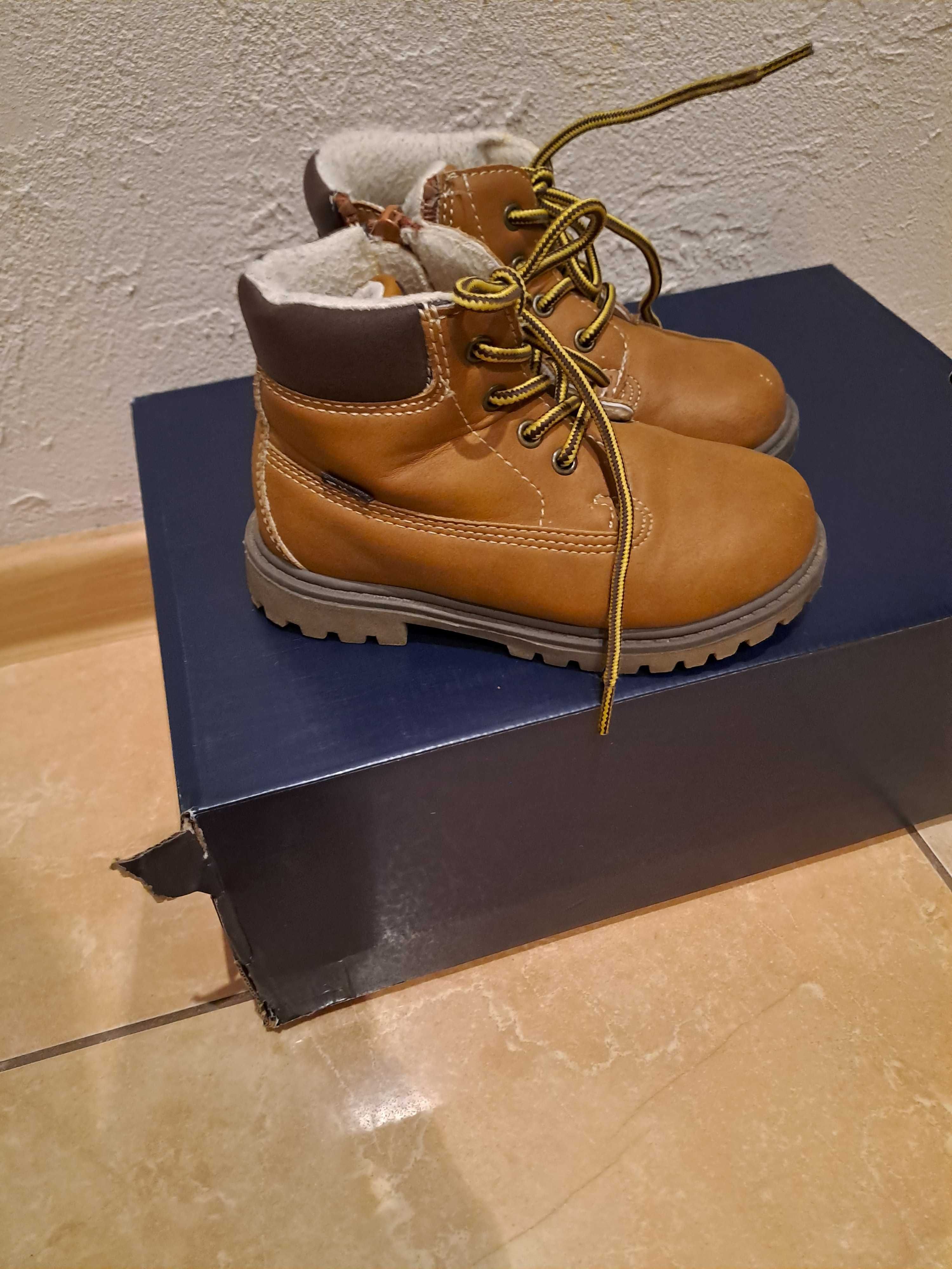 Buty przejsciowe dla chłopca, Fila, rozmiar 25