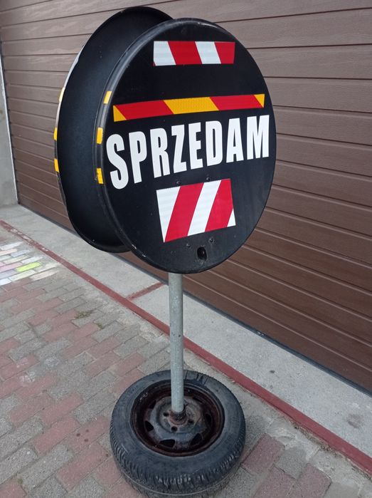 Reklama wolnostojaca