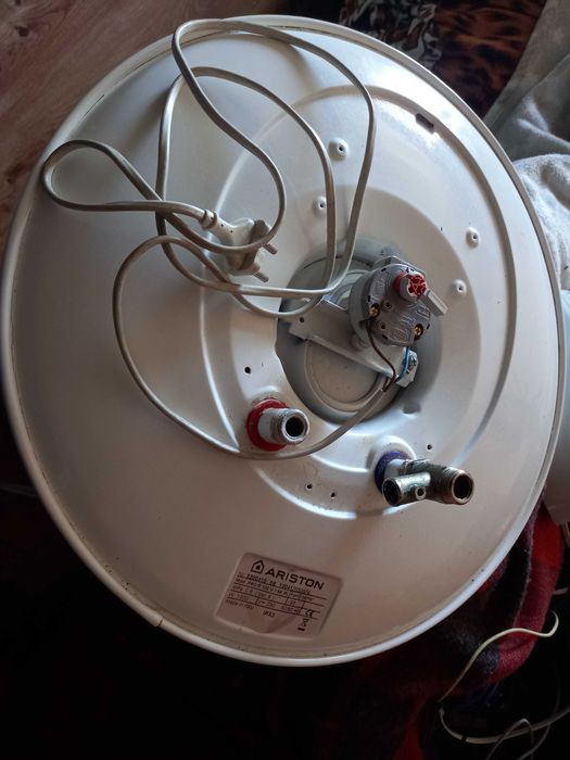 Ariston PRO R 100 V  1,8K водонагрівач